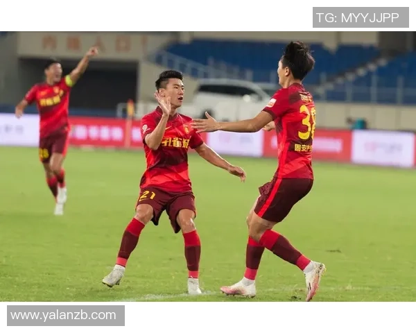 成都足球队以87分领跑选拔赛积分榜展现强劲实力